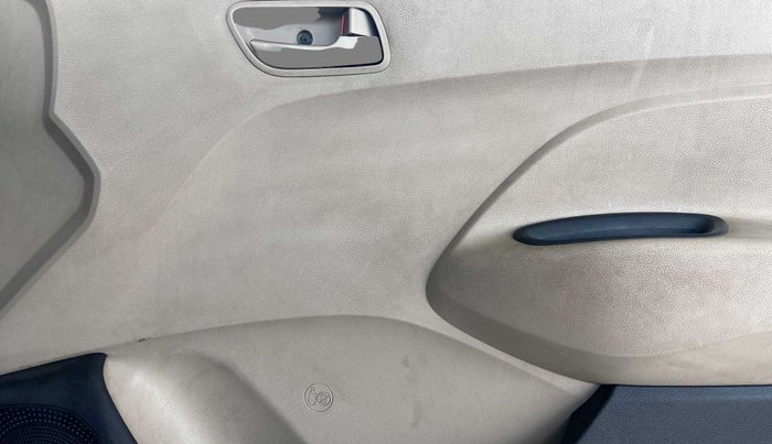 2019 Hyundai NEW SANTRO MAGNA AMT, Petrol, Automatic, 75,210 km, Driver Side Door Panels Control