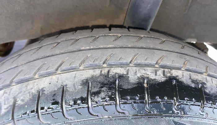 2017 Renault Kwid RXT 1.0 AMT, Petrol, Automatic, 43,109 km, Left Rear Tyre Tread