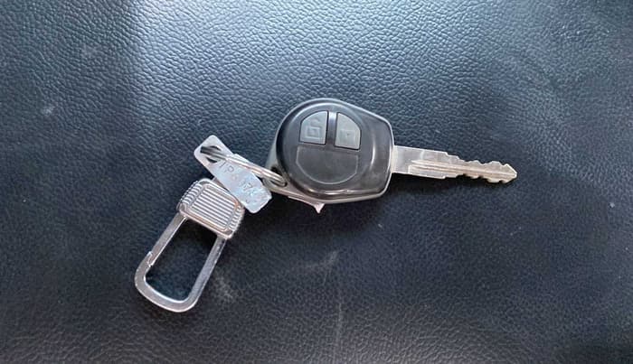 2015 Maruti Swift VDI ABS, Diesel, Manual, 94,737 km, Key Close Up
