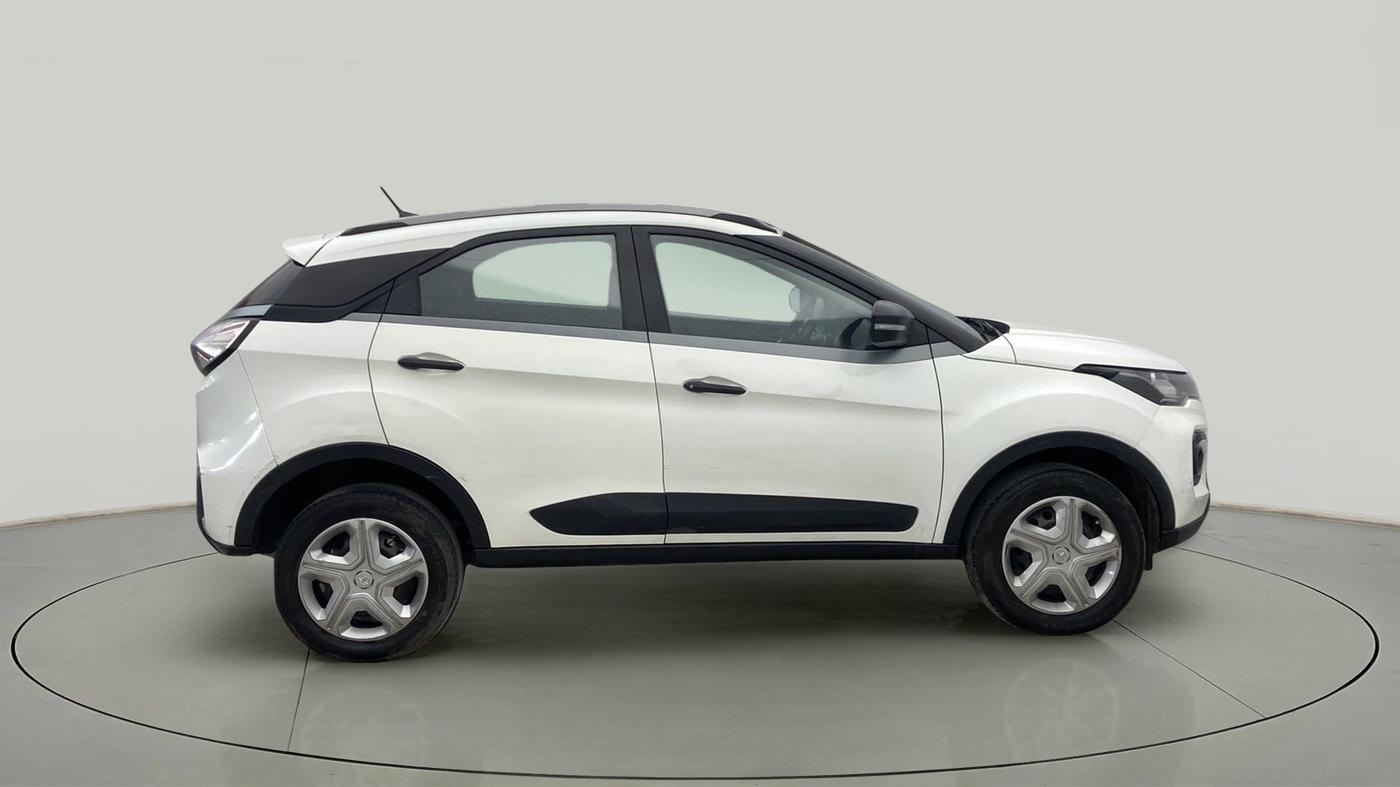 2021 Tata NEXON XM PETROL, Petrol, Manual, 33,821 km, Right Side View
