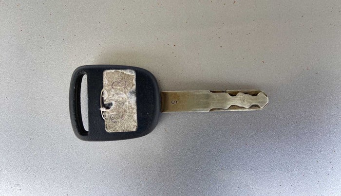 2015 Honda Amaze 1.2L I-VTEC E, Petrol, Manual, 1,19,433 km, Key Close Up