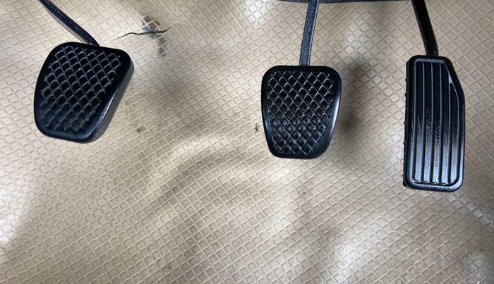 2015 Honda Amaze 1.2L I-VTEC E, Petrol, Manual, 1,19,433 km, Pedals