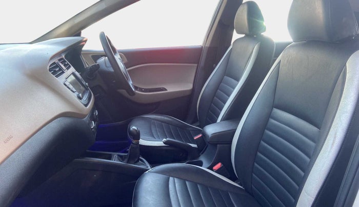 2019 Hyundai Elite i20 SPORTZ PLUS 1.2, Petrol, Manual, 42,376 km, Right Side Front Door Cabin