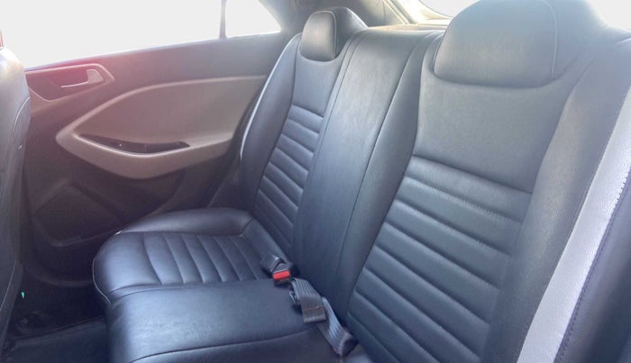 2019 Hyundai Elite i20 SPORTZ PLUS 1.2, Petrol, Manual, 42,376 km, Right Side Rear Door Cabin