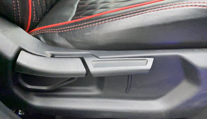 2022 Hyundai GRAND I10 NIOS SPORTZ 1.0 TURBO GDI, Petrol, Manual, 17,417 km, Driver Side Adjustment Panel
