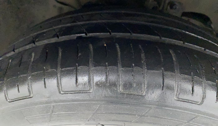 2016 Tata Tiago XZ PETROL, Petrol, Manual, 76,863 km, Right Front Tyre Tread