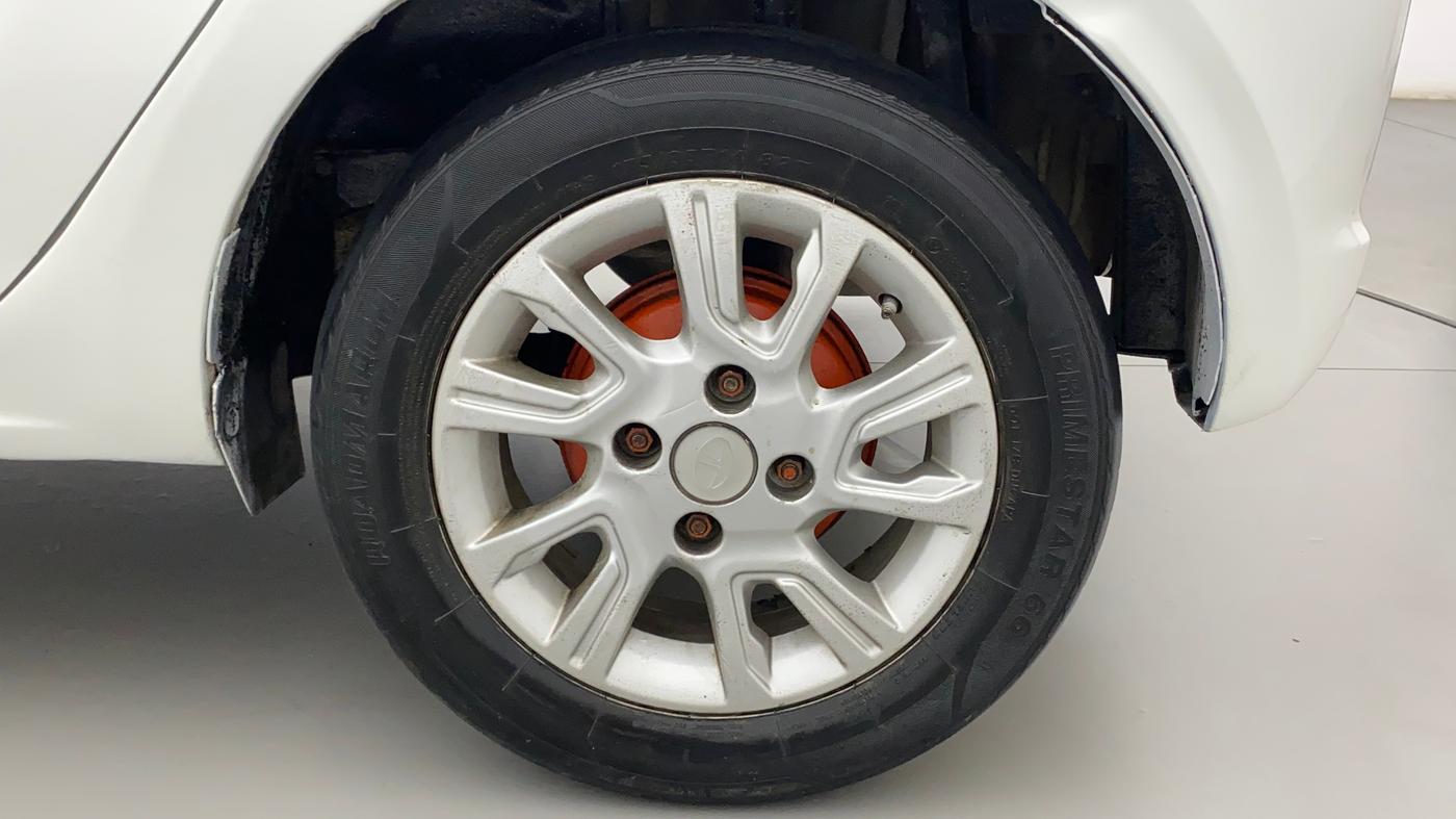 2016 Tata Tiago XZ PETROL, Petrol, Manual, 76,863 km, Left Rear Wheel