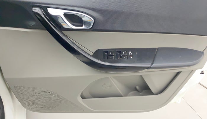 2016 Tata Tiago XZ PETROL, Petrol, Manual, 76,863 km, Driver Side Door Panels Control