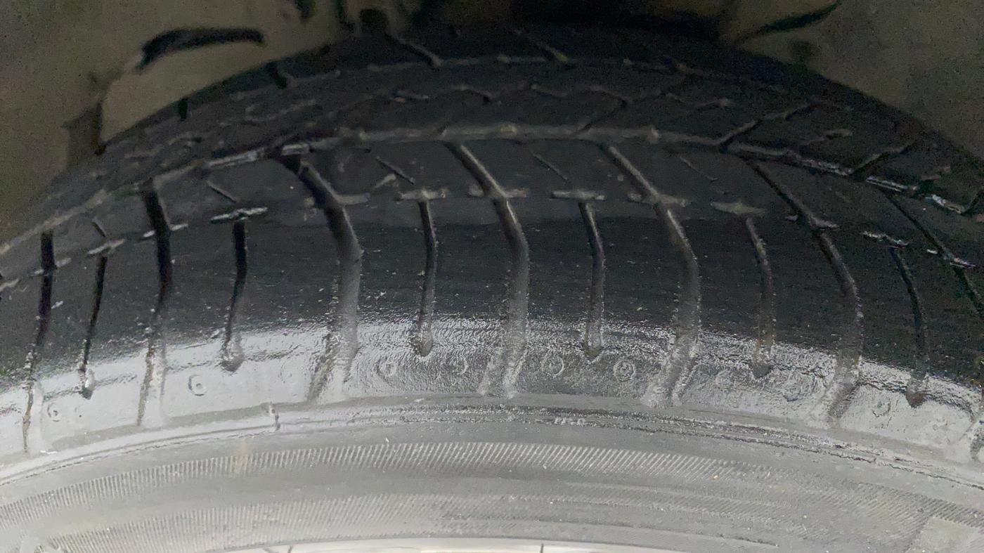 2016 Tata Tiago XZ PETROL, Petrol, Manual, 76,863 km, Left Front Tyre Tread