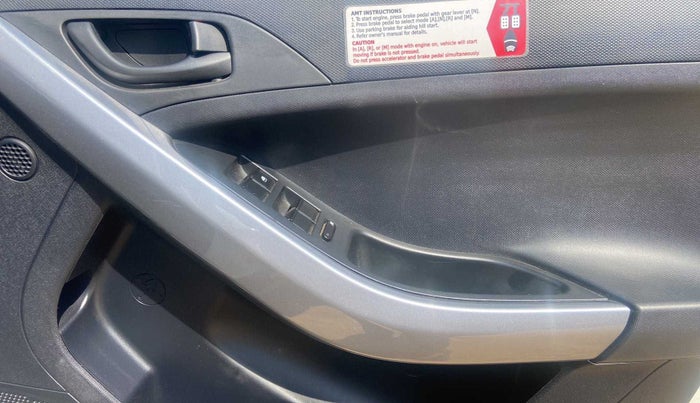 2020 Tata NEXON XMA PETROL, Petrol, Automatic, 27,153 km, Driver Side Door Panels Control