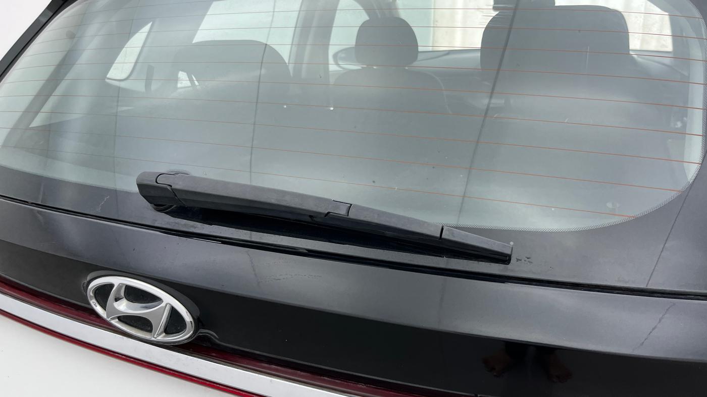 2022 Hyundai NEW I20 ASTA (O) 1.2 MT DUAL TONE, Petrol, Manual, 10,336 km, Rear Wiper