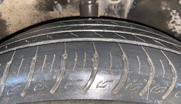 2023 KIA CARENS PRESTIGE PLUS 1.5 PETROL DCT 7 STR, Petrol, Automatic, 12,078 km, Right Front Tyre Tread