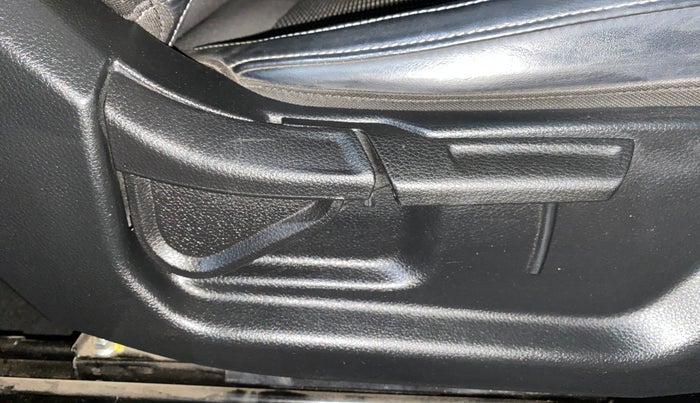 2023 KIA CARENS PRESTIGE PLUS 1.5 PETROL DCT 7 STR, Petrol, Automatic, 12,078 km, Driver Side Adjustment Panel