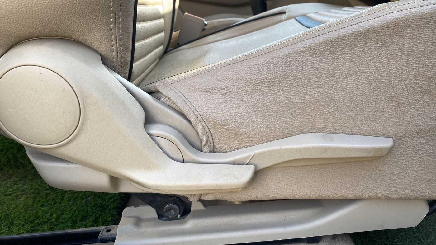 2021 Maruti Dzire ZXI Plus, Petrol, Manual, 28,085 km, Driver Side Adjustment Panel