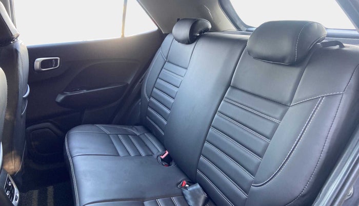 2019 Hyundai VENUE SX PLUS 1.0 TURBO DCT, Petrol, Automatic, 20,879 km, Right Side Rear Door Cabin