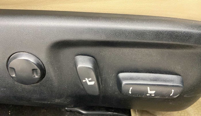 2017 Toyota Corolla Altis VL CVT PETROL, Petrol, Automatic, 98,305 km, Driver Side Adjustment Panel