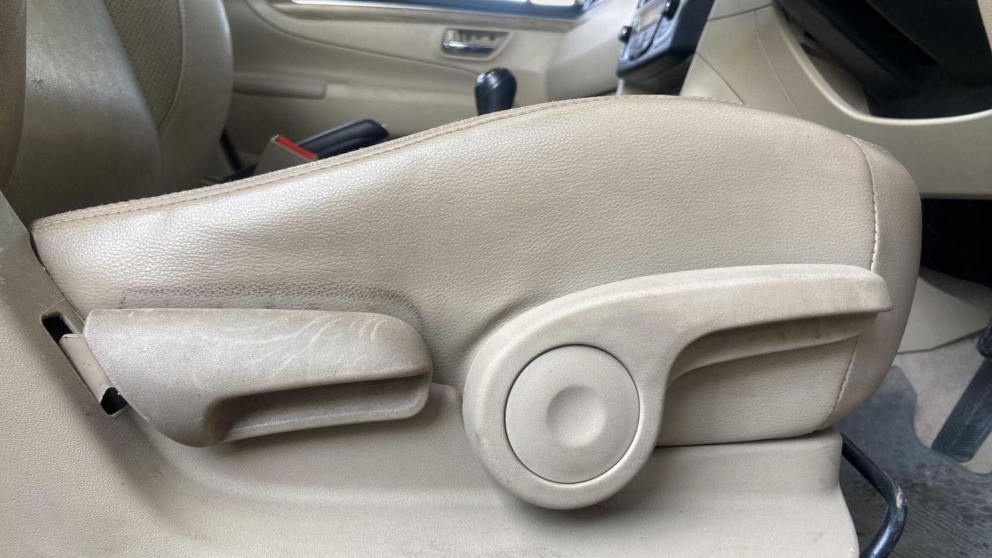 2018 Maruti Ciaz ALPHA 1.5 SHVS PETROL, Petrol, Manual, 35,692 km, Driver Side Adjustment Panel