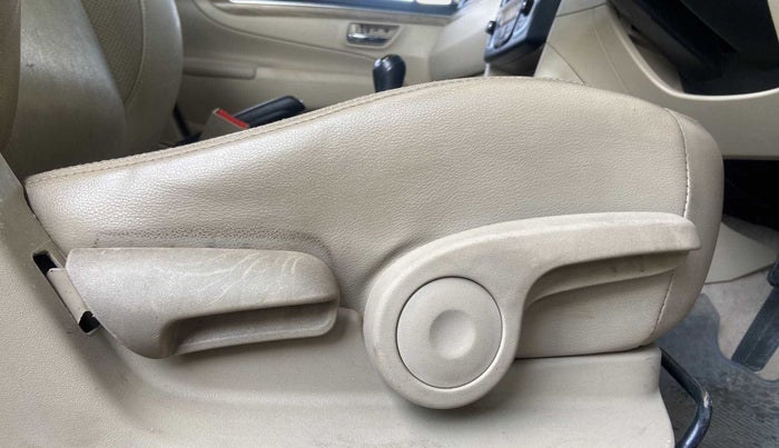2018 Maruti Ciaz ALPHA 1.5 SHVS PETROL, Petrol, Manual, 35,692 km, Driver Side Adjustment Panel