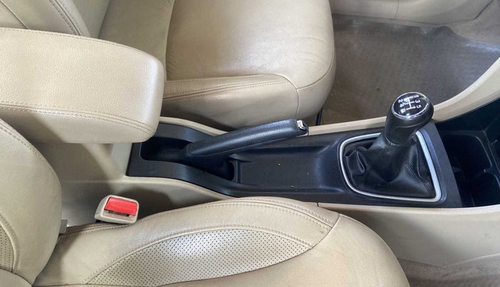 2018 Maruti Ciaz ALPHA 1.5 SHVS PETROL, Petrol, Manual, 35,692 km, Gear Lever
