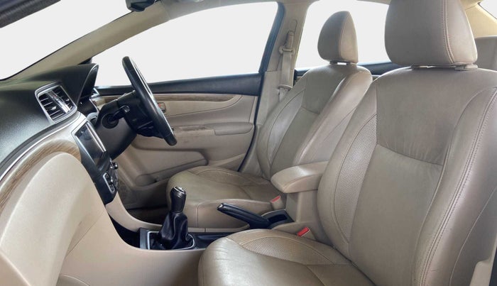 2018 Maruti Ciaz ALPHA 1.5 SHVS PETROL, Petrol, Manual, 35,692 km, Right Side Front Door Cabin