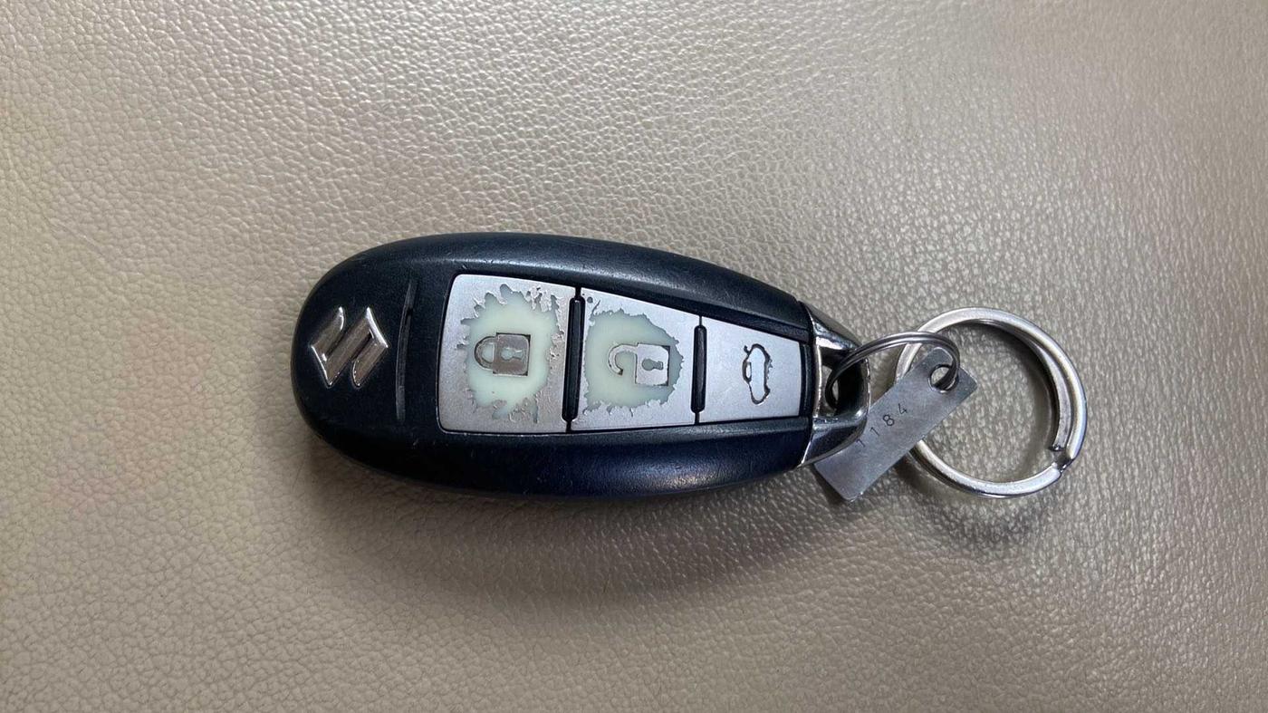 2018 Maruti Ciaz ALPHA 1.5 SHVS PETROL, Petrol, Manual, 35,692 km, Key Close Up