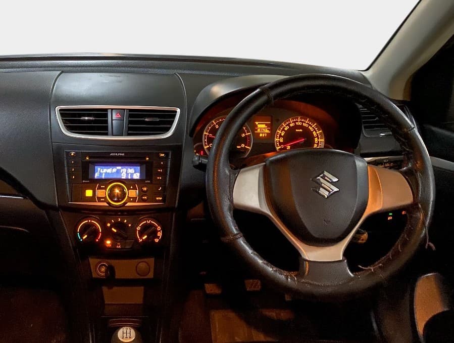 2014 Maruti Swift VDI, Diesel, Manual, 1,01,707 km, Steering Wheel Close Up