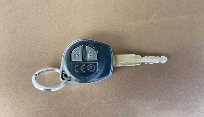 2017 Maruti Dzire VXI, Petrol, Manual, 42,483 km, Key Close Up
