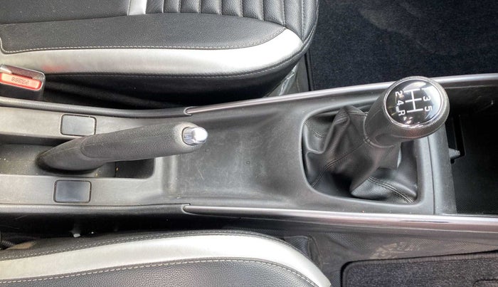 2021 Maruti Baleno ZETA PETROL 1.2, Petrol, Manual, 25,977 km, Gear Lever