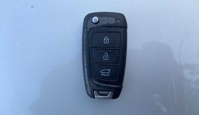 2017 Hyundai Verna 1.6 CRDI SX + AT, Diesel, Automatic, 66,588 km, Key Close Up
