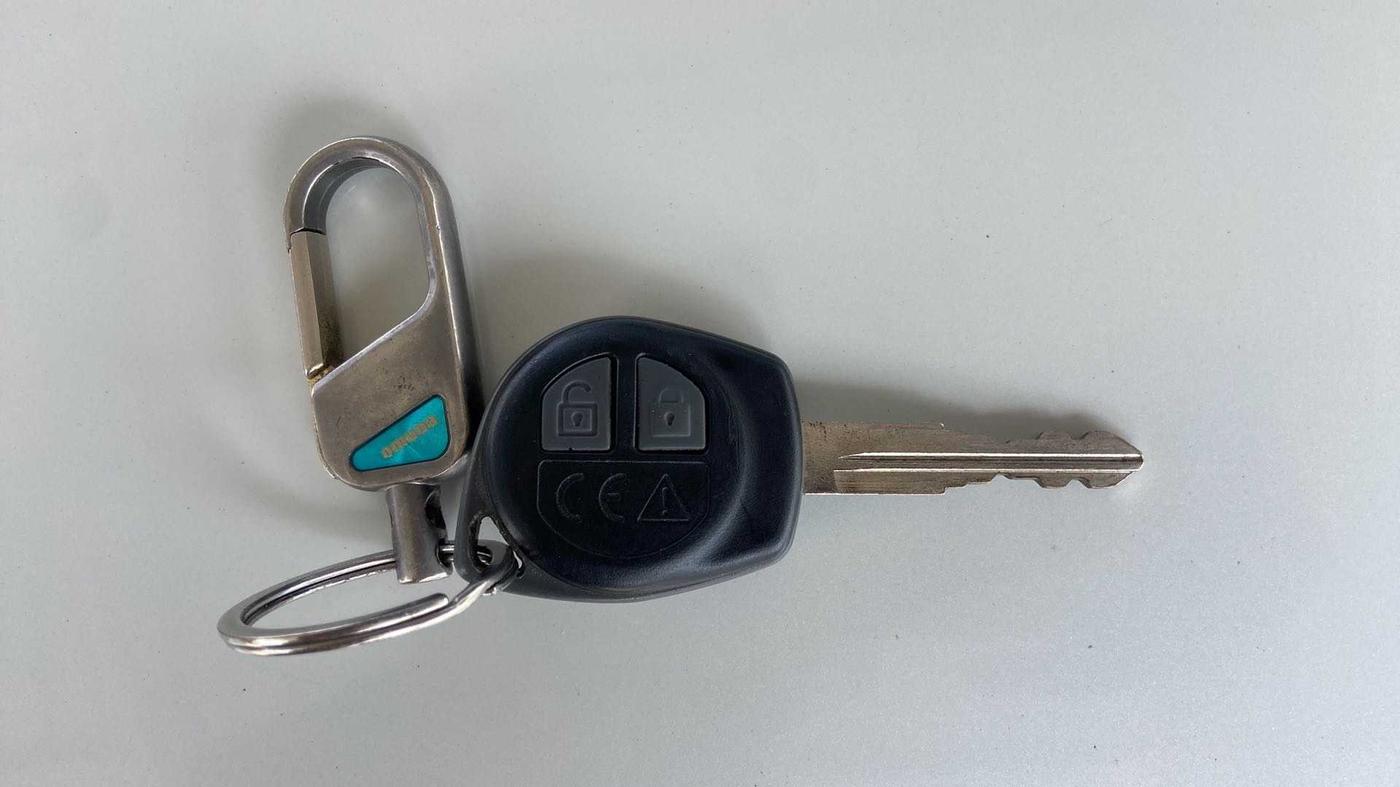 2016 Maruti Swift VXI O, Petrol, Manual, 1,12,627 km, Key Close Up