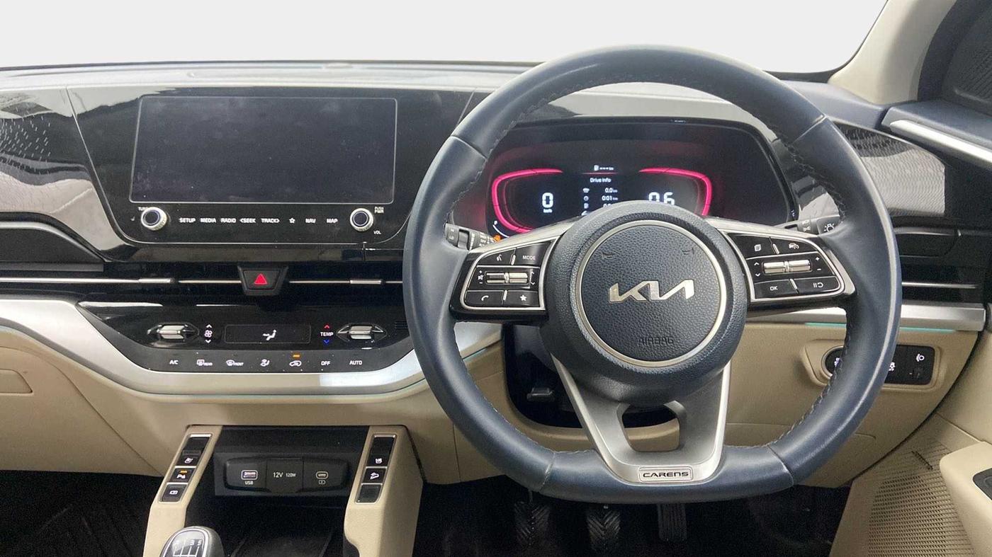 2022 KIA CARENS LUXURY PLUS 1.4 PETROL 6 STR, Petrol, Manual, 9,450 km, Steering Wheel Close Up