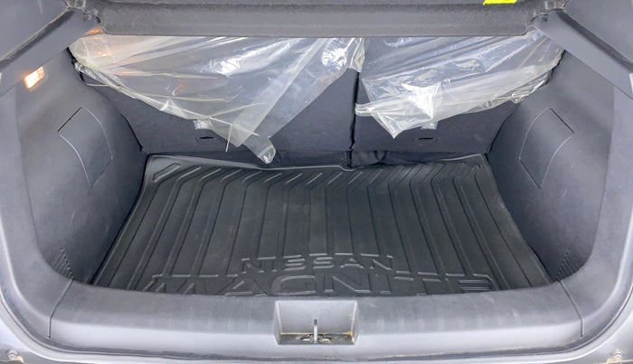 2021 Nissan MAGNITE XV MT PETROL, Petrol, Manual, 16,149 km, Boot Inside