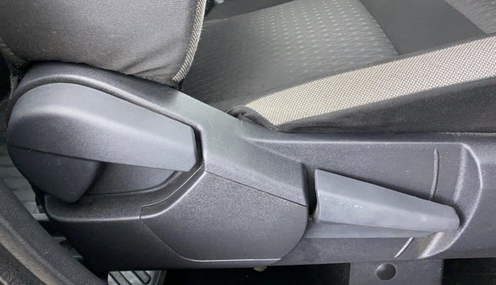 2021 Nissan MAGNITE XV MT PETROL, Petrol, Manual, 16,149 km, Driver Side Adjustment Panel