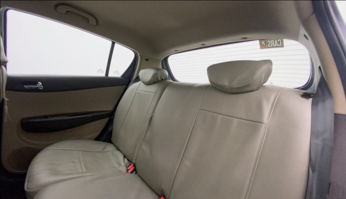 2011 Hyundai i20 SPORTZ (O) 1.2, Petrol, Manual, 17,066 km, Right Side Rear Door Cabin