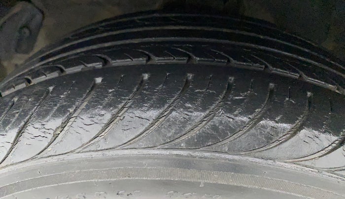 2011 Hyundai i20 SPORTZ (O) 1.2, Petrol, Manual, 17,066 km, Left Front Tyre Tread