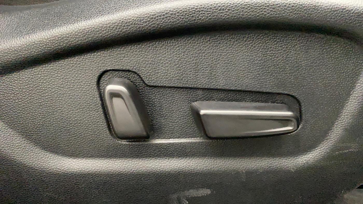 2019 Hyundai Creta SX (O) EXECUTIVE 1.6 PETROL, Petrol, Manual, 44,692 km, Driver Side Adjustment Panel