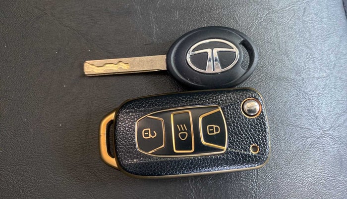 2021 Tata Tiago XZA PLUS PETROL, Petrol, Automatic, 19,665 km, Key Close Up