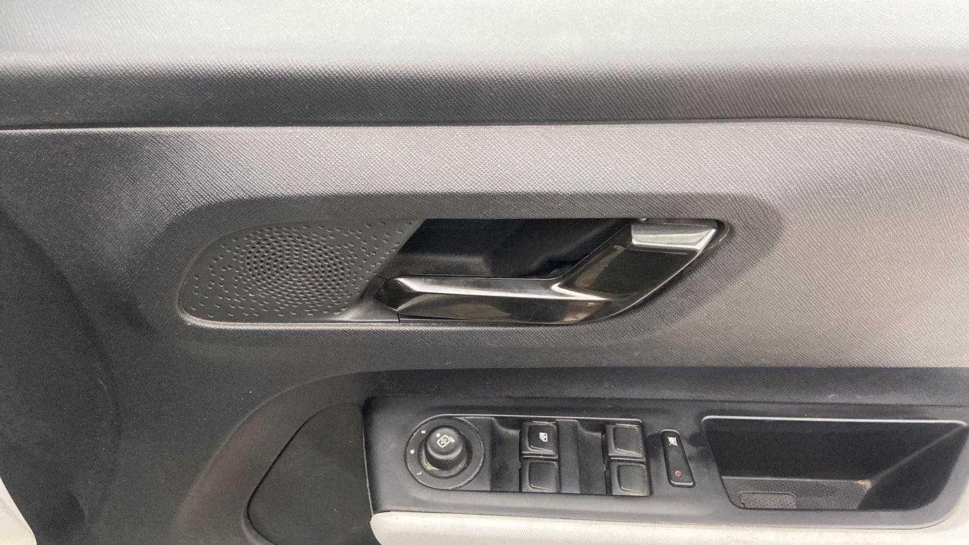 2021 Tata PUNCH ACCOMPLISHED MT, Petrol, Manual, 21,222 km, Driver Side Door Panels Control