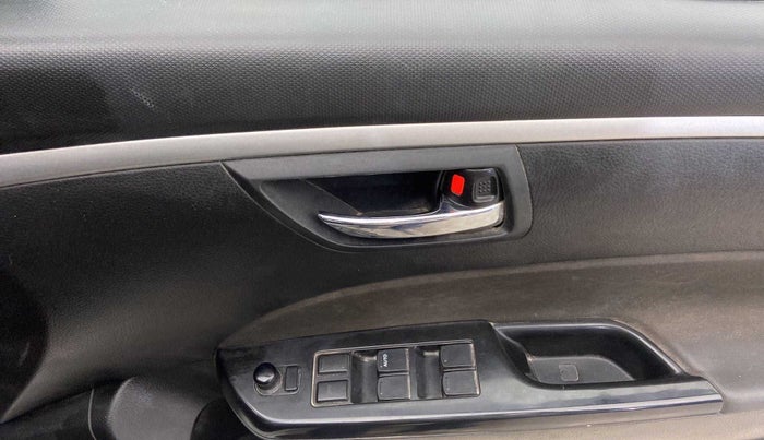 2017 Maruti Swift VXI, CNG, Manual, 65,551 km, Driver Side Door Panels Control