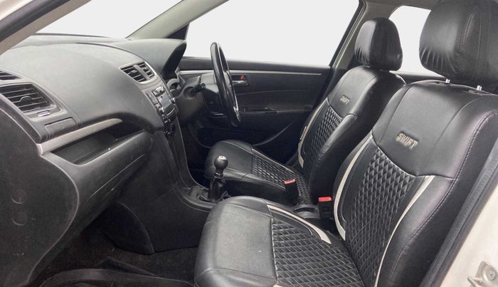2017 Maruti Swift VXI, CNG, Manual, 65,551 km, Right Side Front Door Cabin