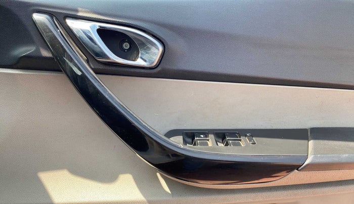 2019 Tata Tiago XZ PLUS PETROL, Petrol, Manual, 48,255 km, Driver Side Door Panels Control