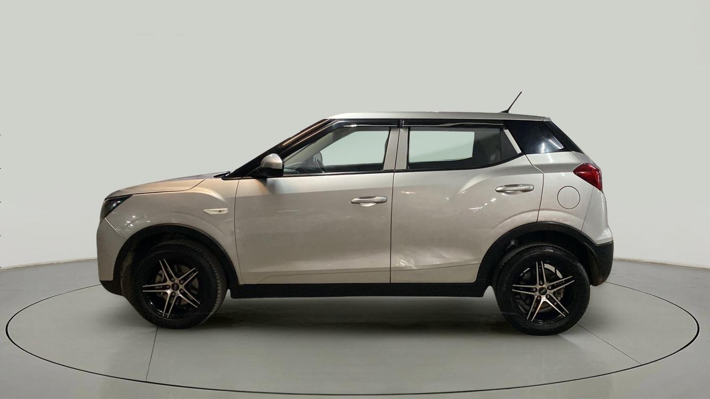 2020 Mahindra XUV300 W4 1.5 DIESEL, Diesel, Manual, 56,076 km, Left Side