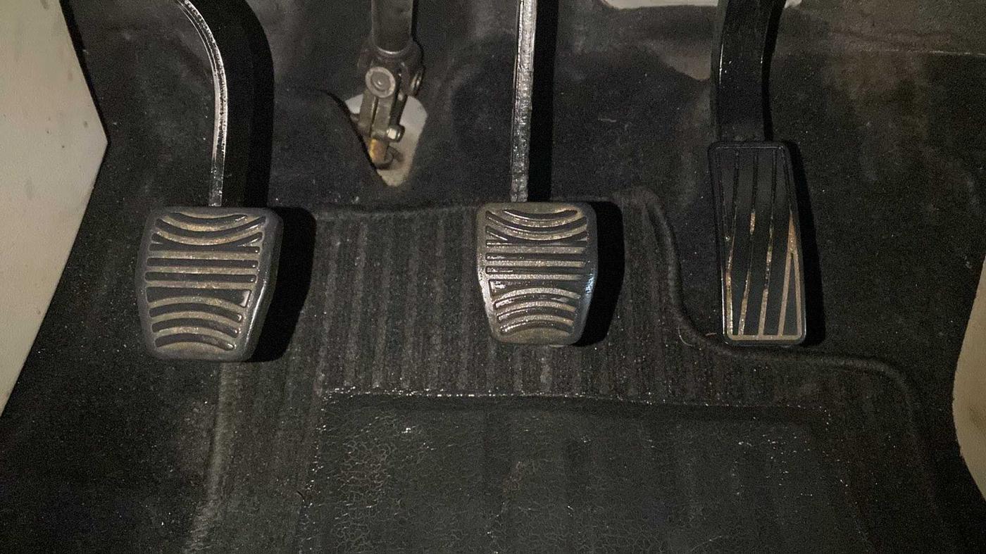 2020 Mahindra XUV300 W4 1.5 DIESEL, Diesel, Manual, 56,076 km, Pedals