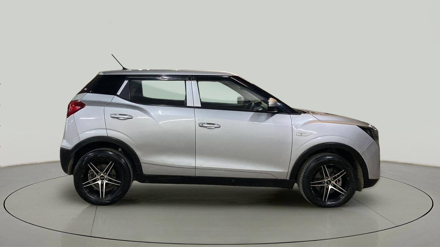 2020 Mahindra XUV300 W4 1.5 DIESEL, Diesel, Manual, 56,076 km, Right Side View