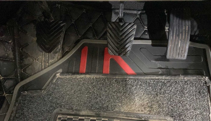 2022 Hyundai VENUE SX 1.2 PETROL, Petrol, Manual, 23,070 km, Pedals
