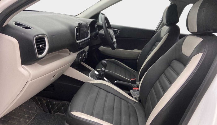 2022 Hyundai VENUE SX 1.2 PETROL, Petrol, Manual, 23,070 km, Right Side Front Door Cabin