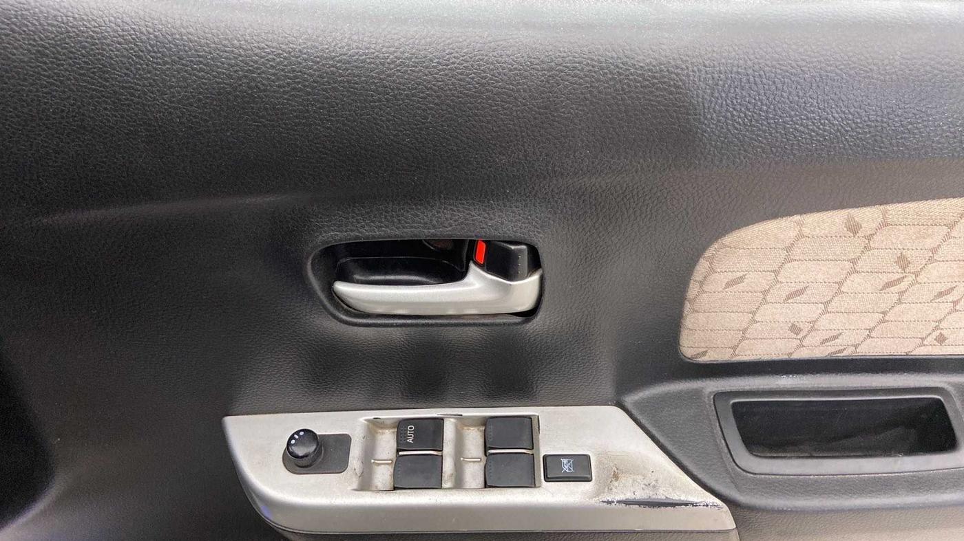 2015 Maruti Wagon R 1.0 VXI, Petrol, Manual, 60,314 km, Driver Side Door Panels Control