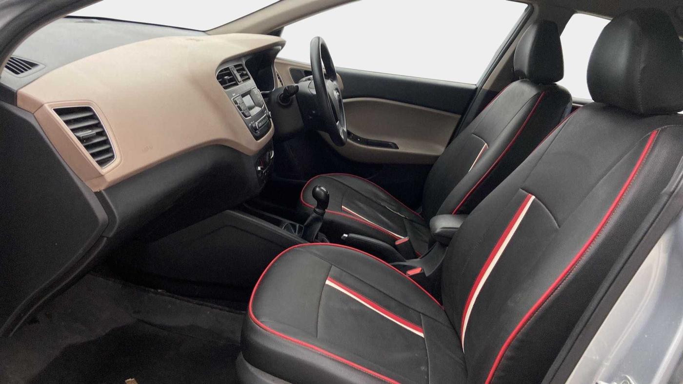2020 Hyundai Elite i20 MAGNA PLUS 1.2, Petrol, Manual, 66,295 km, Right Side Front Door Cabin