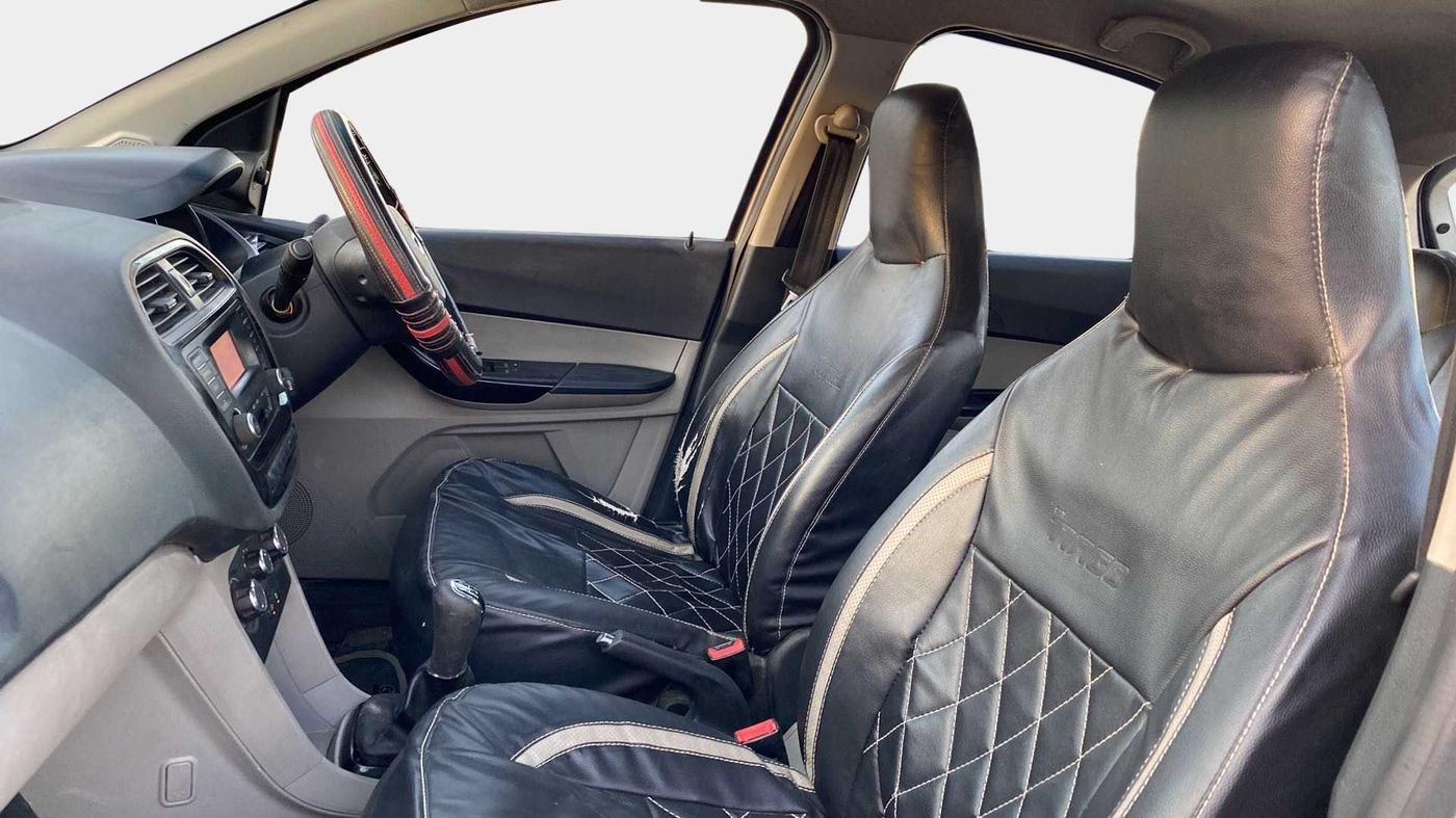 2018 Tata Tiago XT PETROL, CNG, Manual, 97,854 km, Right Side Front Door Cabin