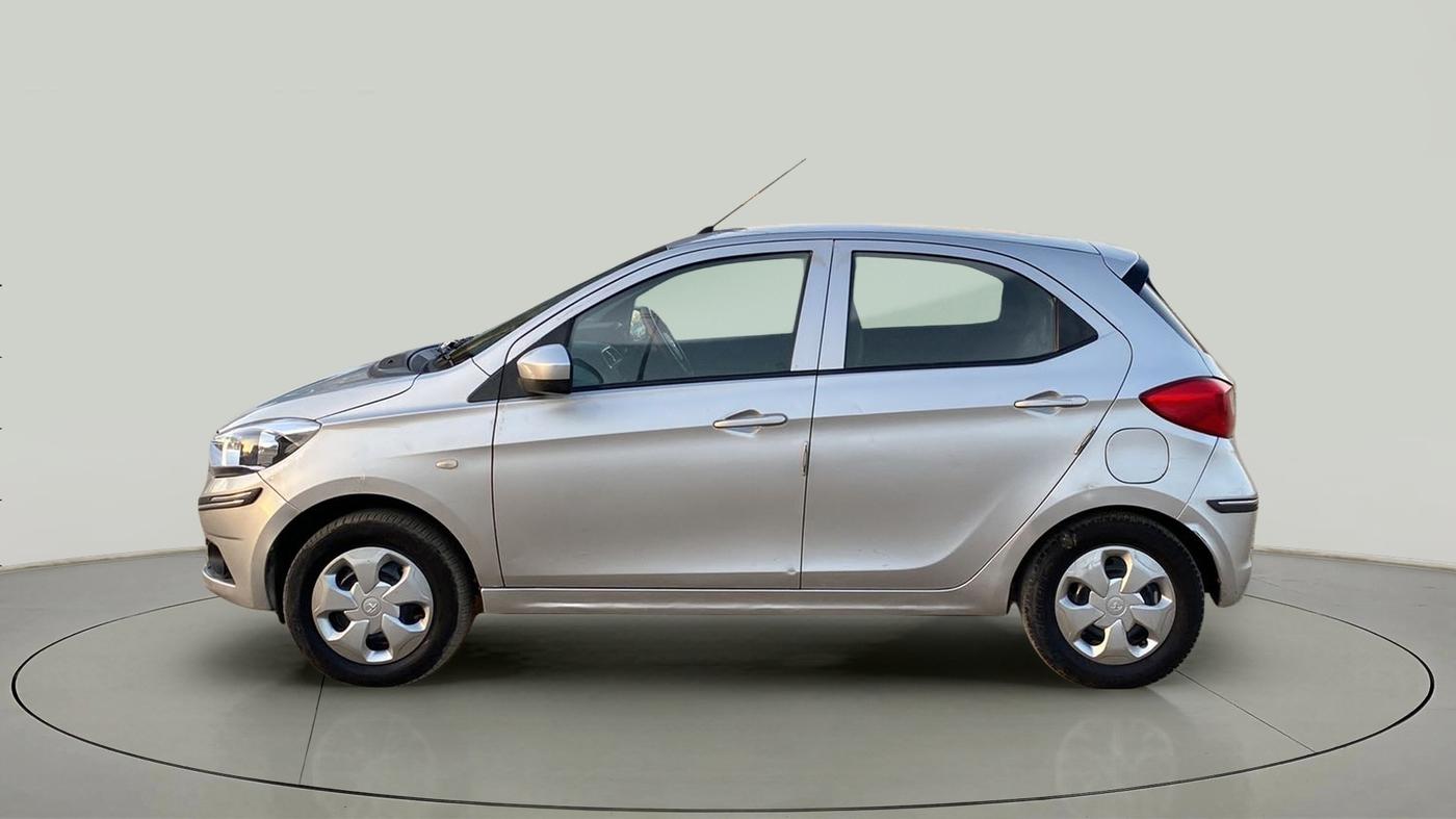 2018 Tata Tiago XT PETROL, CNG, Manual, 97,854 km, Left Side